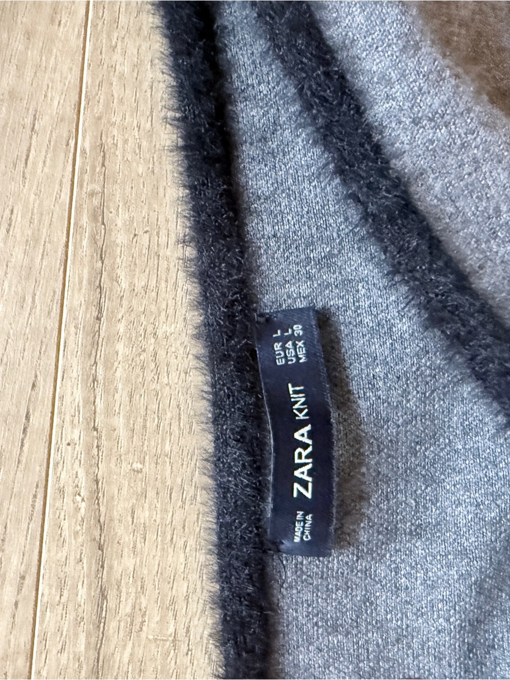 Zara Gray Knit Short-Sleeve Sweater and skirt set with Black Trim Accents- L/XL - Picture 6 of 6
